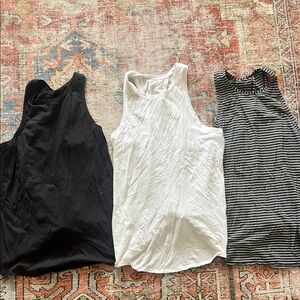 Lululemon lot of 3 size 6 open back tanks, great condition!